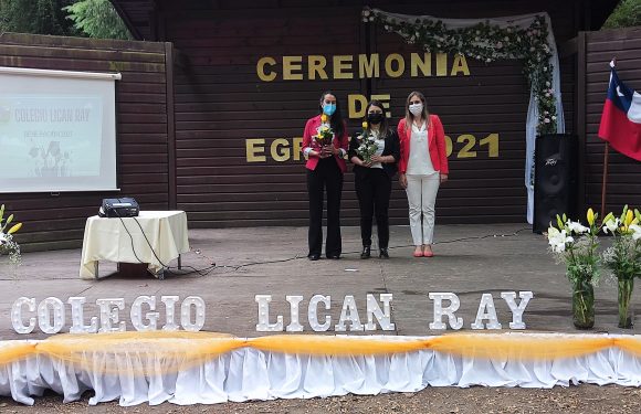 Ceremonia de egreso de Kinder regular y Cuarto año básico 2021