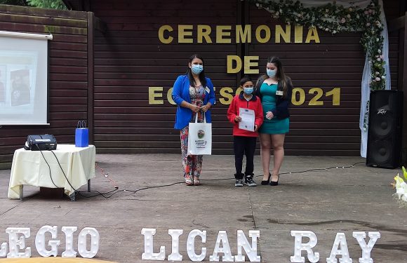 Ceremonia de egreso de Kinder regular y Cuarto año básico 2021