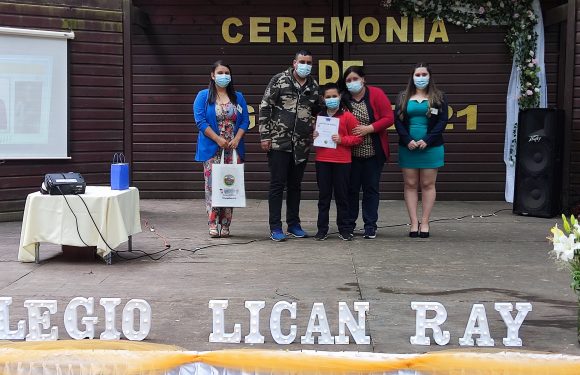 Ceremonia de egreso de Kinder regular y Cuarto año básico 2021