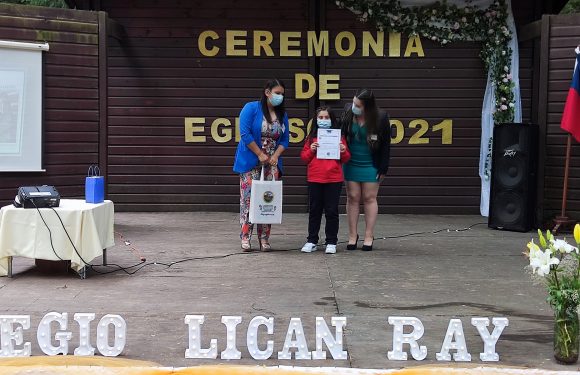 Ceremonia de egreso de Kinder regular y Cuarto año básico 2021