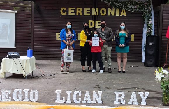 Ceremonia de egreso de Kinder regular y Cuarto año básico 2021