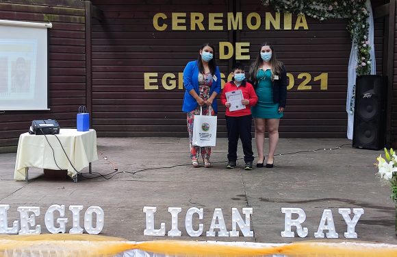 Ceremonia de egreso de Kinder regular y Cuarto año básico 2021