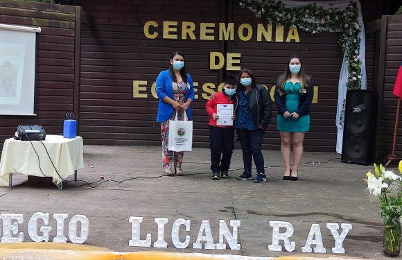 Ceremonia de egreso de Kinder regular y Cuarto año básico 2021