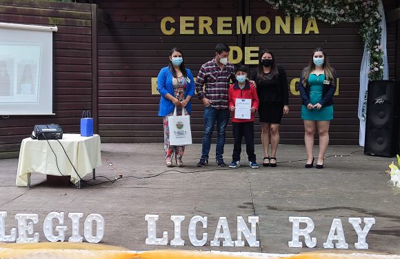 Ceremonia de egreso de Kinder regular y Cuarto año básico 2021