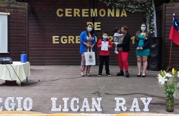 Ceremonia de egreso de Kinder regular y Cuarto año básico 2021