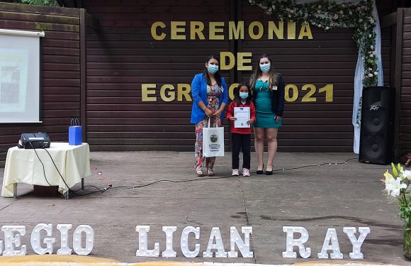 Ceremonia de egreso de Kinder regular y Cuarto año básico 2021