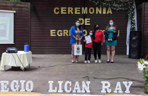Ceremonia de egreso de Kinder regular y Cuarto año básico 2021