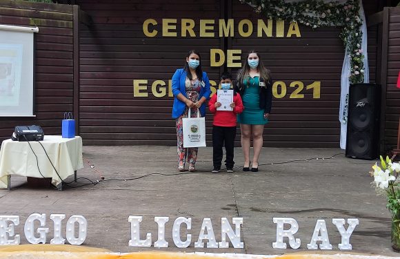 Ceremonia de egreso de Kinder regular y Cuarto año básico 2021