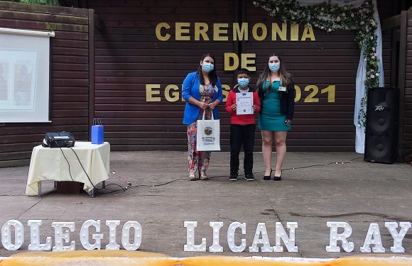 Ceremonia de egreso de Kinder regular y Cuarto año básico 2021