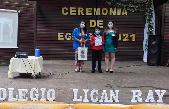 Ceremonia de egreso de Kinder regular y Cuarto año básico 2021
