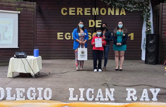 Ceremonia de egreso de Kinder regular y Cuarto año básico 2021