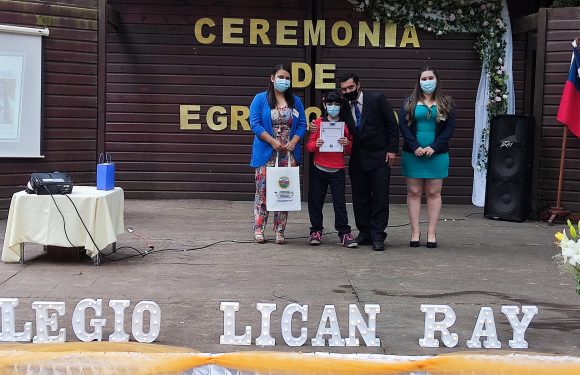 Ceremonia de egreso de Kinder regular y Cuarto año básico 2021