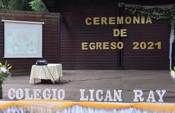 Ceremonia de egreso de Kinder regular y Cuarto año básico 2021