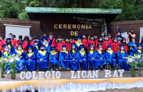 Ceremonia de egreso de Kinder regular y Cuarto año básico 2021
