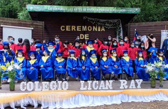 Ceremonia de egreso de Kinder regular y Cuarto año básico 2021