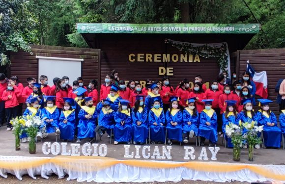 Ceremonia de egreso de Kinder regular y Cuarto año básico 2021