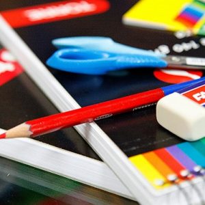 LISTADO DE ÚTILES ESCOLARES POR CURSO